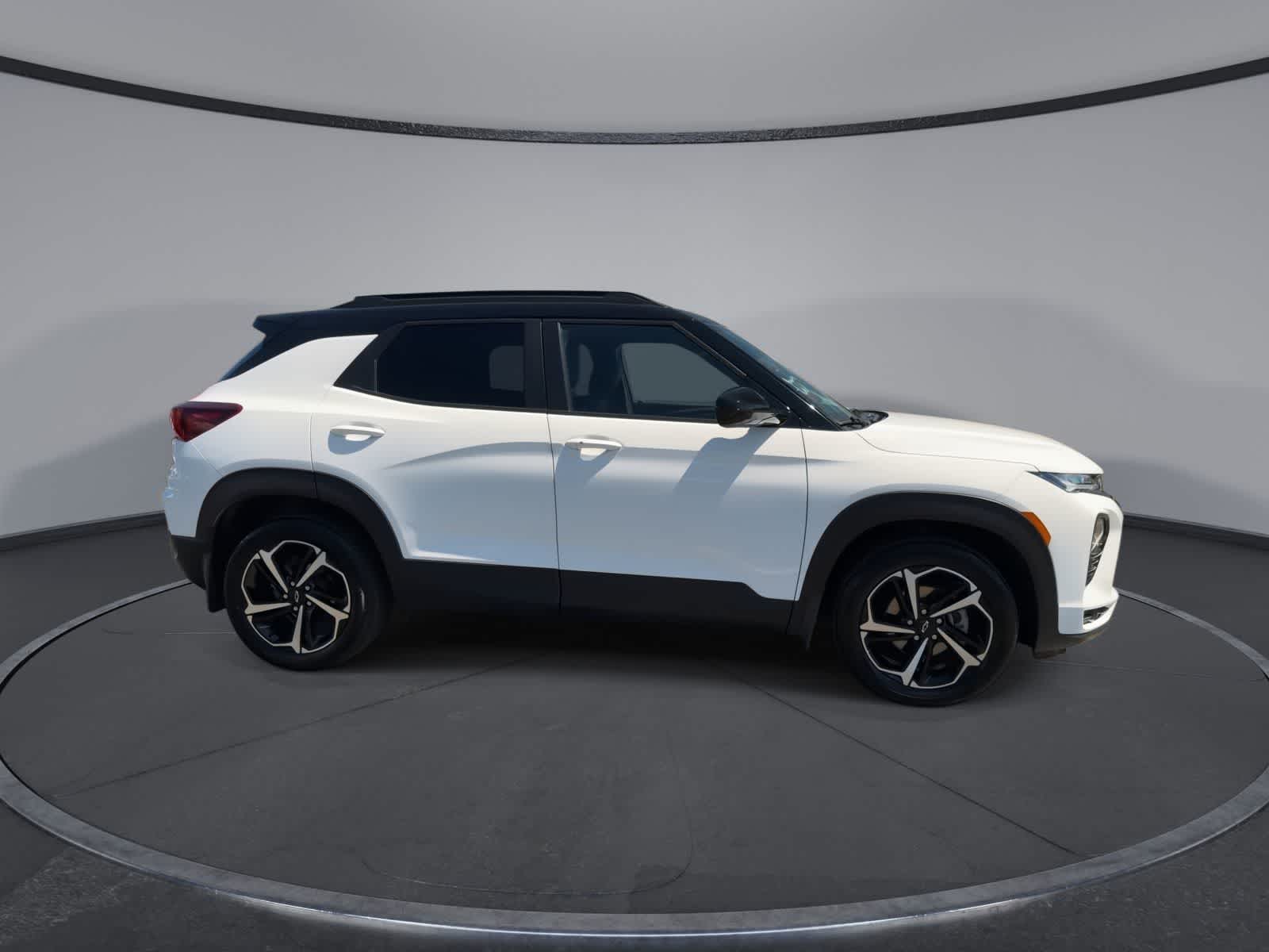 Thumbnail: 2023 Chevrolet TrailBlazer - 9