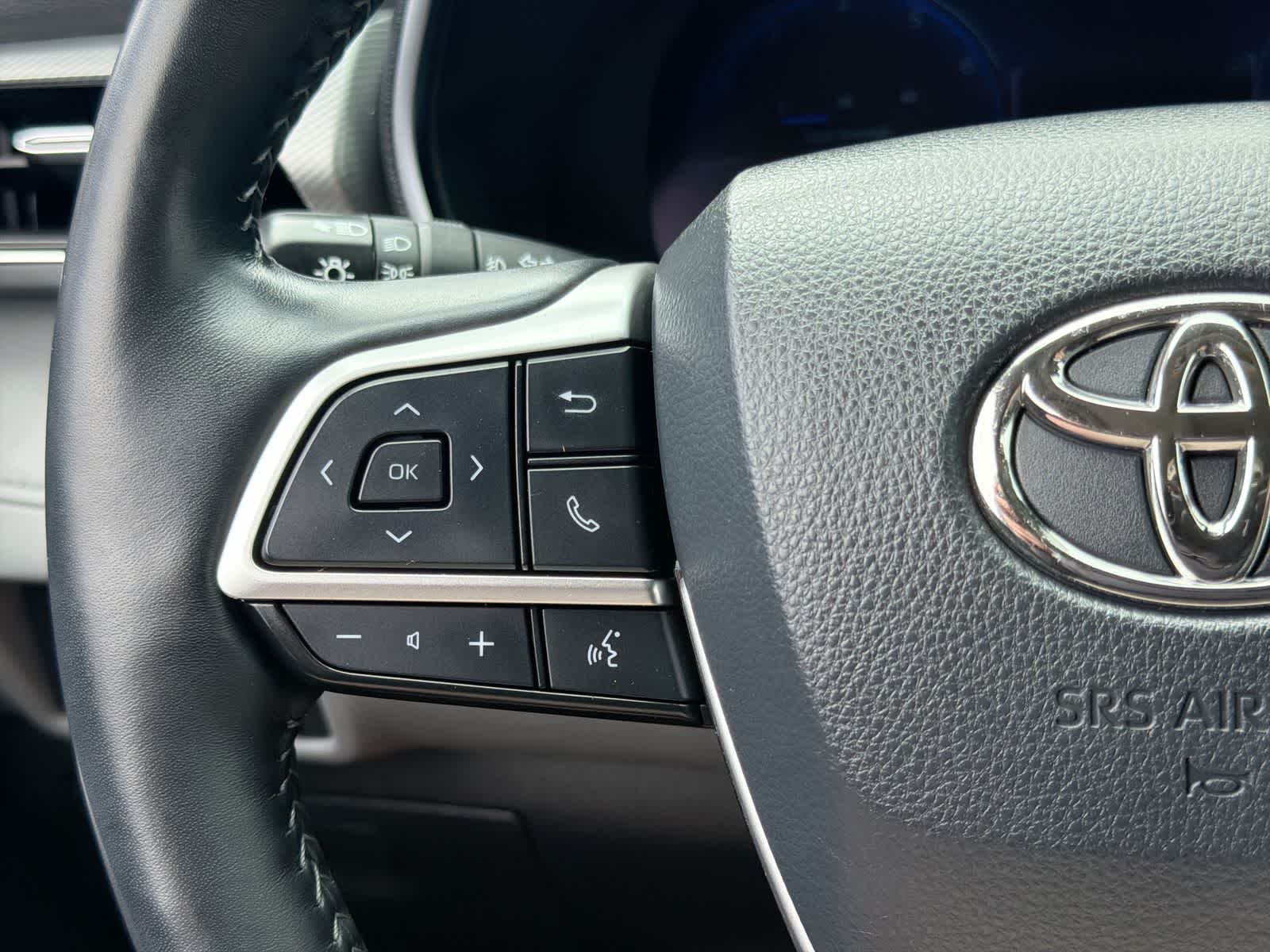 Thumbnail: 2023 Toyota Highlander - 25