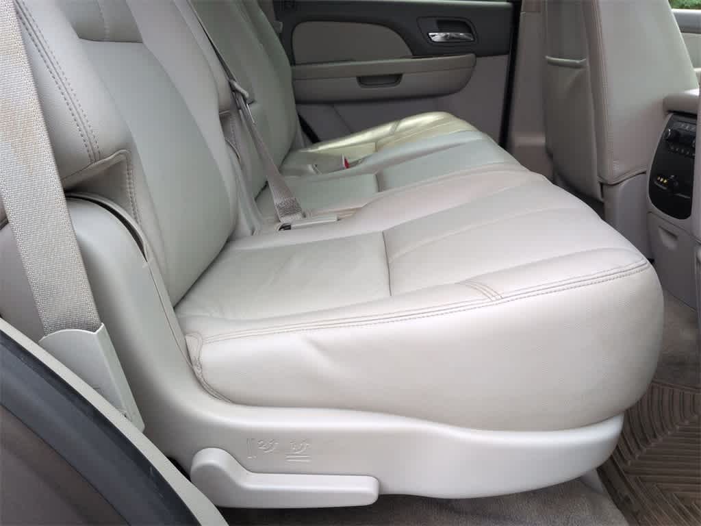 Thumbnail: 2013 Chevrolet Tahoe - 22