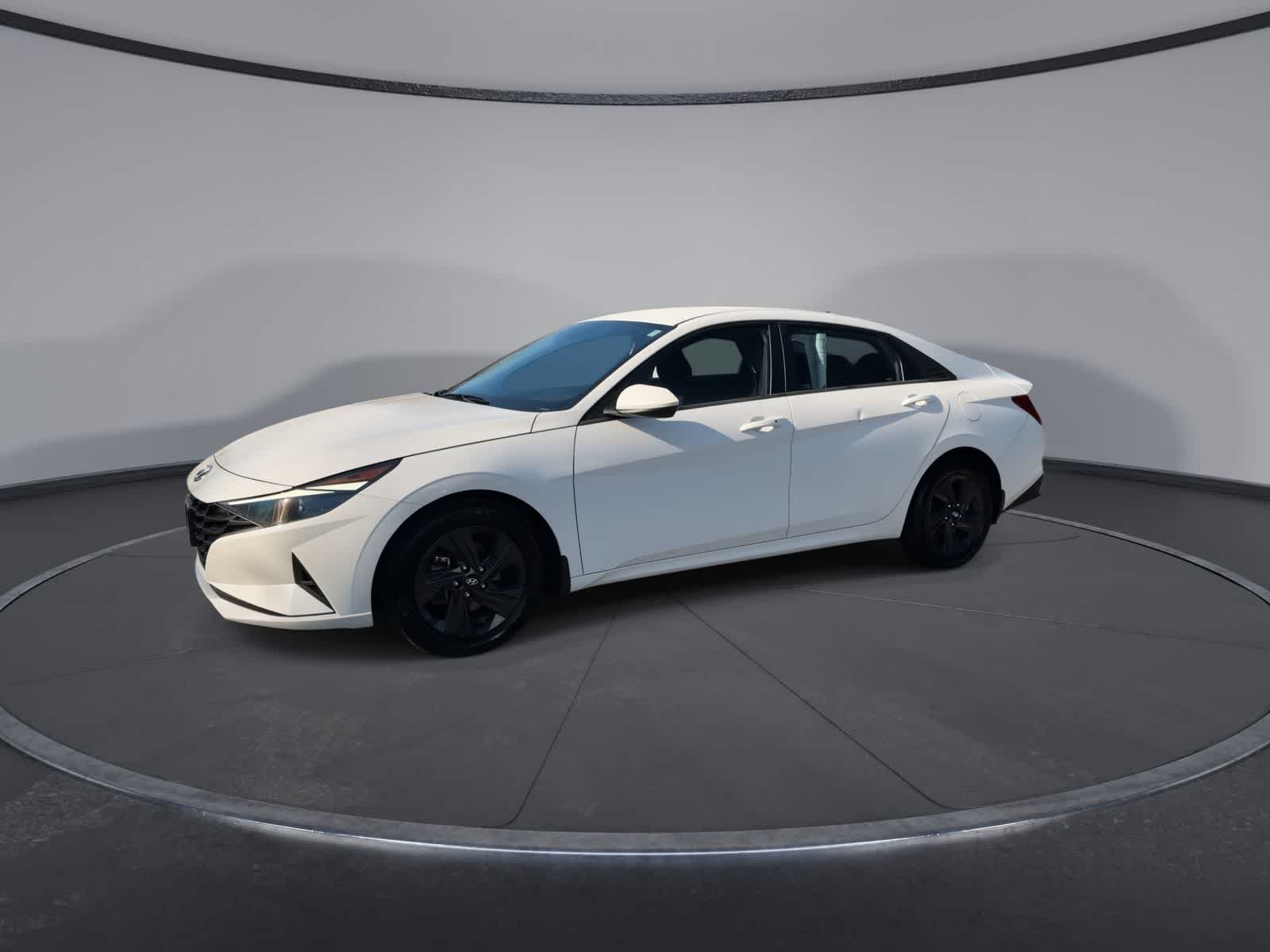 Thumbnail: 2023 Hyundai Elantra - 4