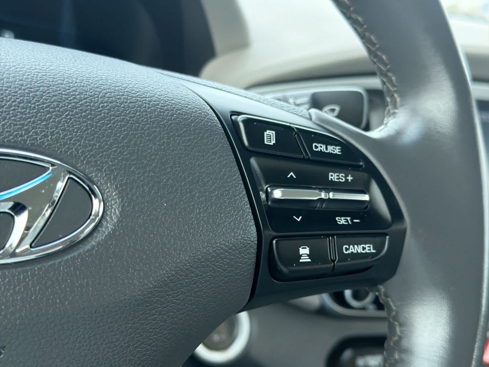 Thumbnail: 2017 Hyundai Ioniq - 25