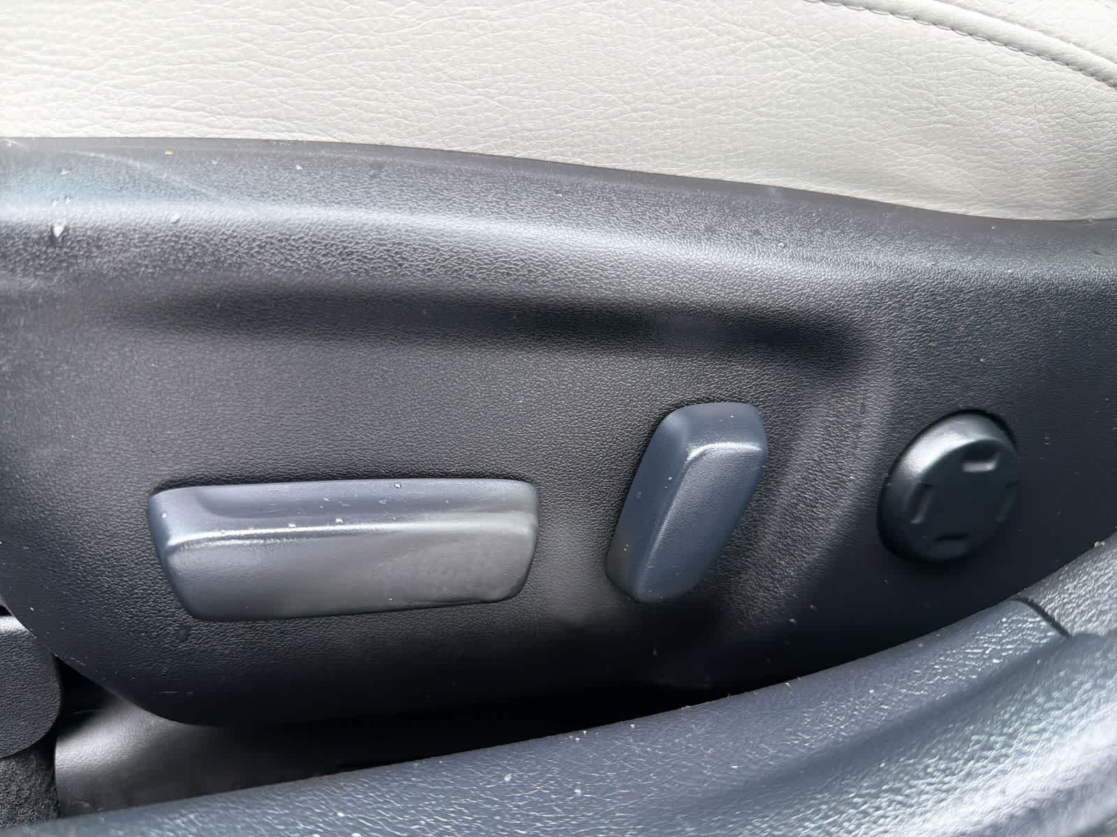 Thumbnail: 2014 Toyota Avalon - 18