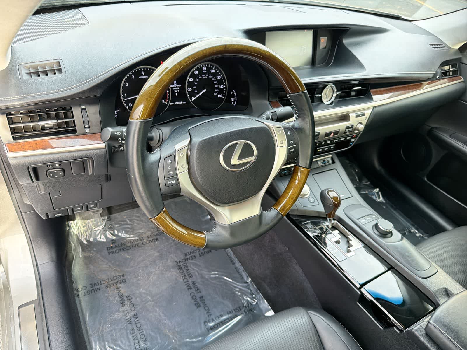 Thumbnail: 2015 Lexus ES - 10