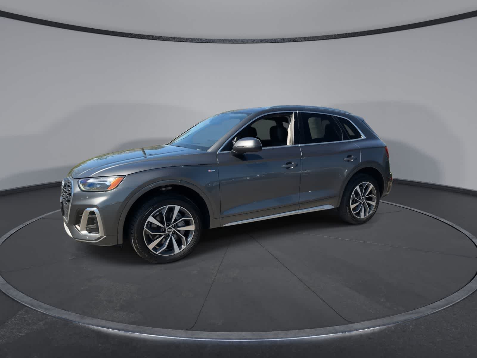 Thumbnail: 2023 Audi Q5 - 4
