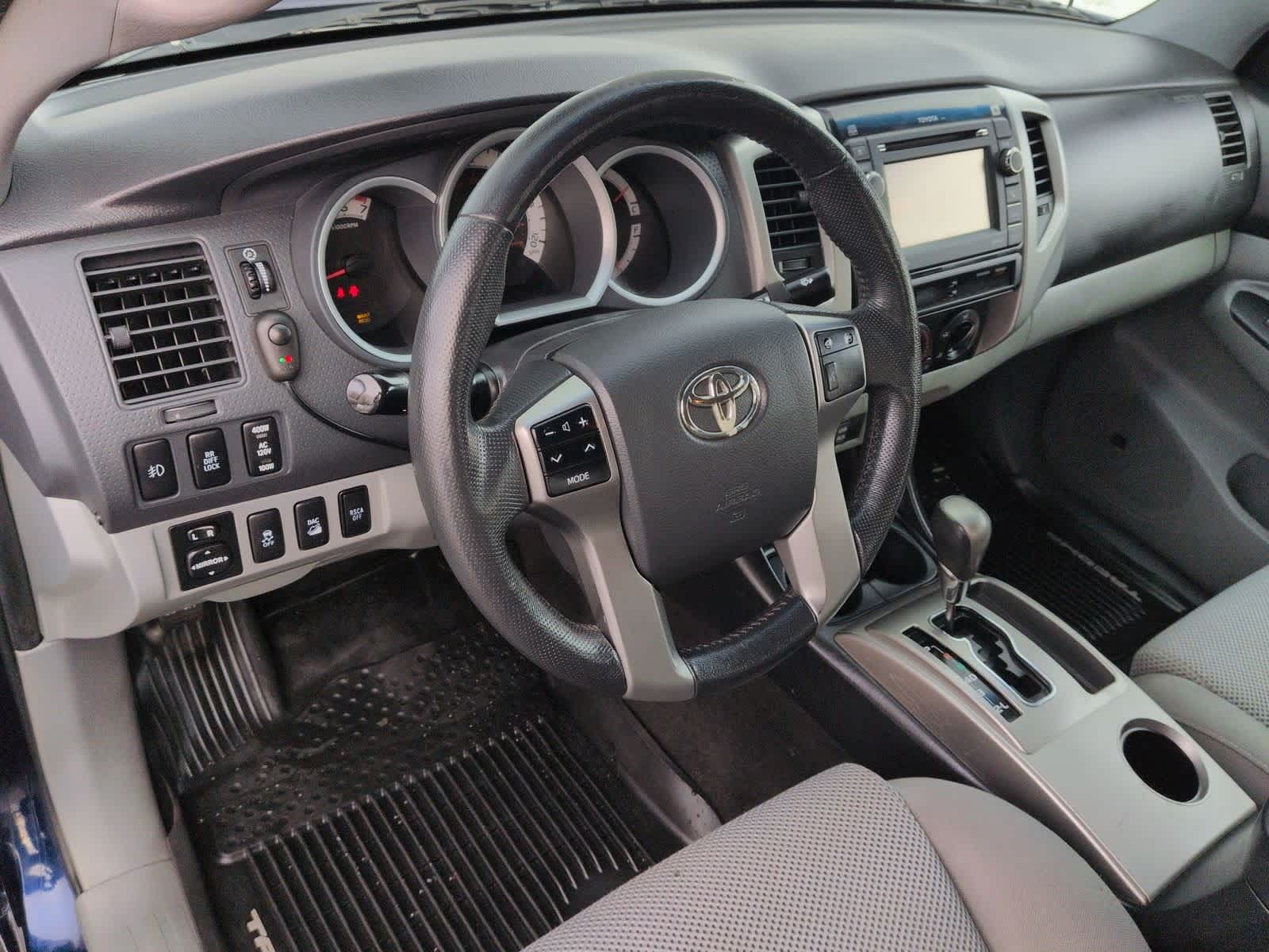 Thumbnail: 2012 Toyota Tacoma - 10