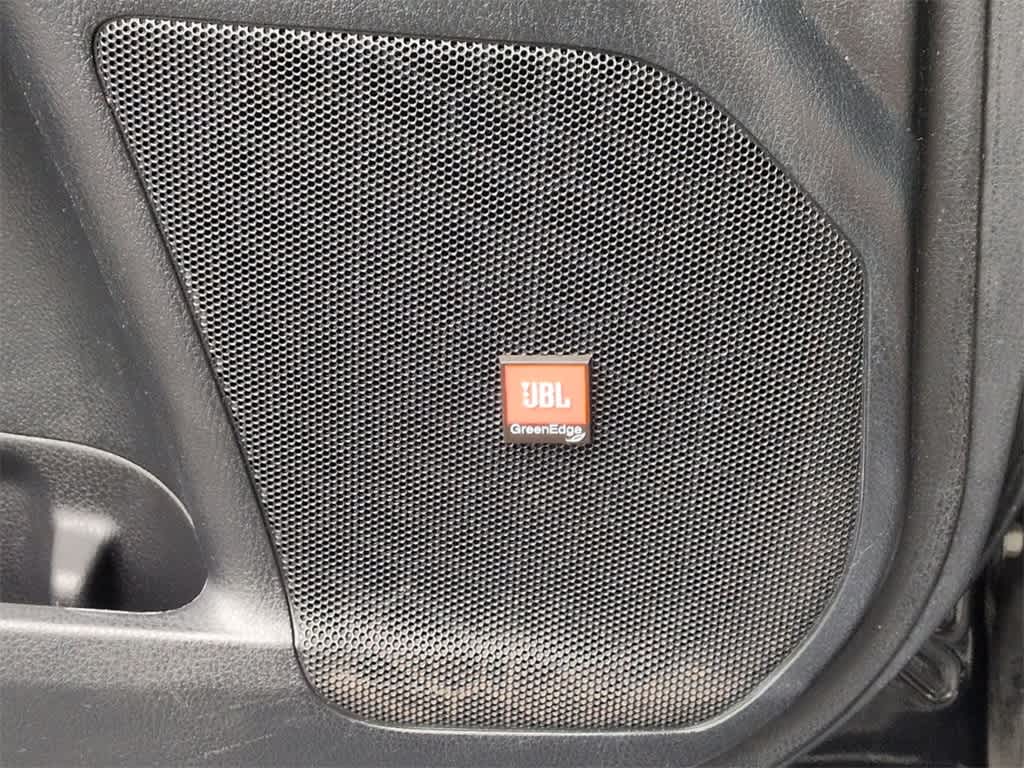 Thumbnail: 2016 Toyota Highlander - 32