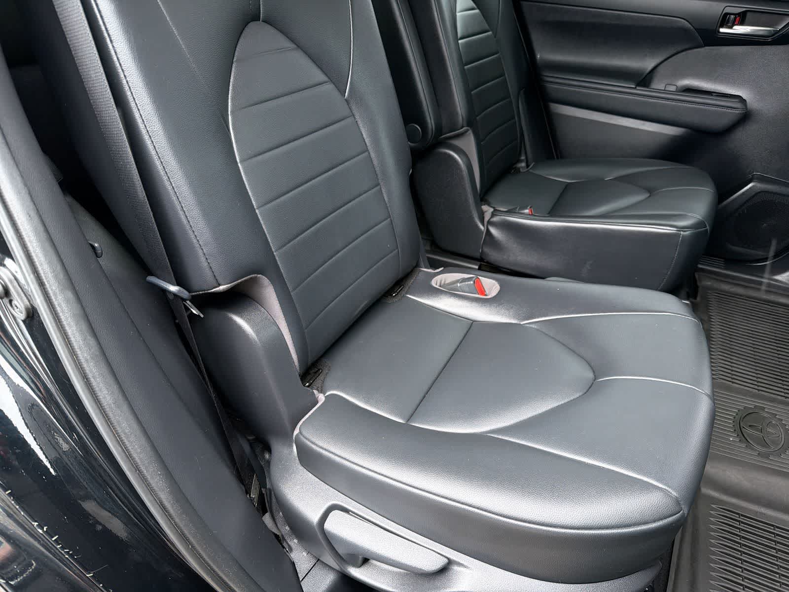Thumbnail: 2021 Toyota Highlander - 21
