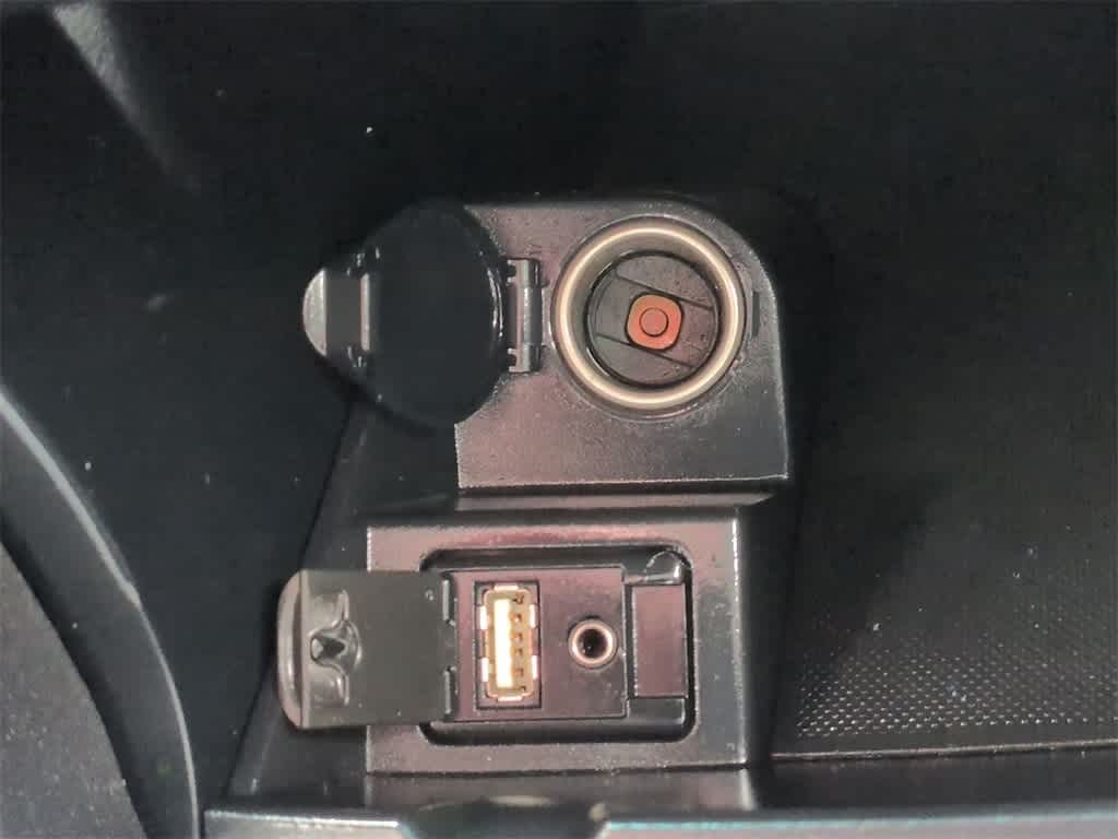 Thumbnail: 2017 Toyota Camry - 31