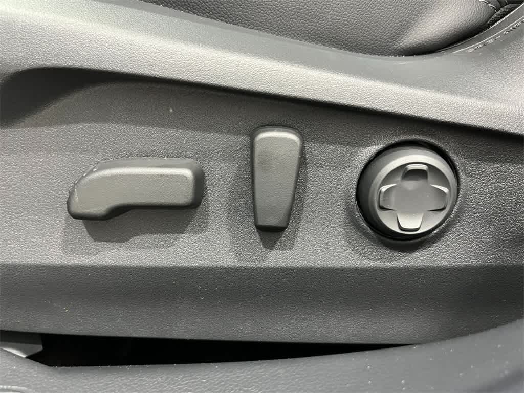 Thumbnail: 2025 Subaru Outback - 13