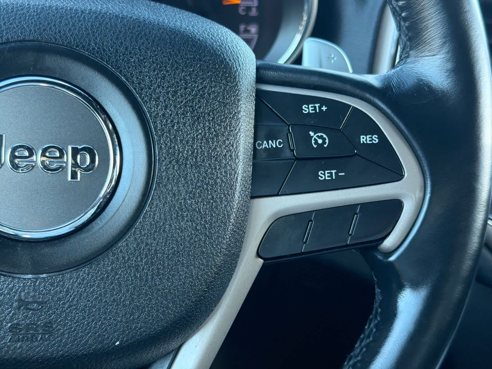 Thumbnail: 2017 Jeep Grand Cherokee - 25