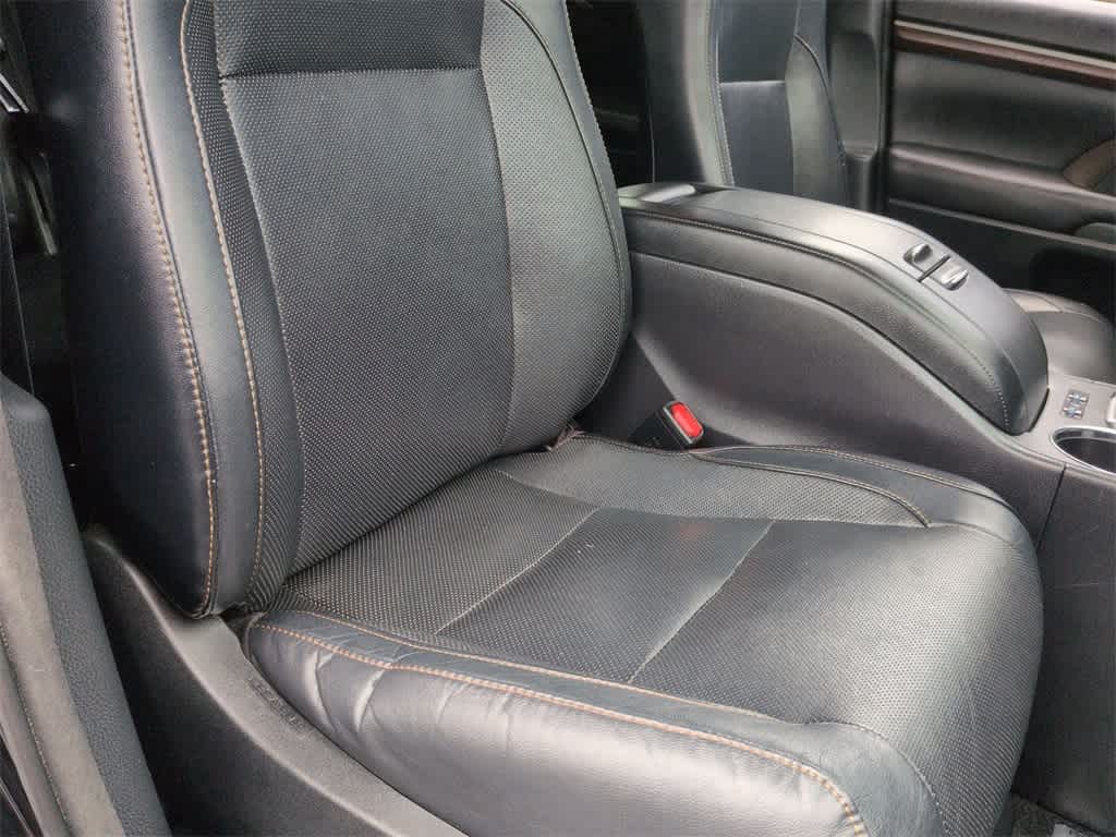 Thumbnail: 2016 Toyota Highlander - 24