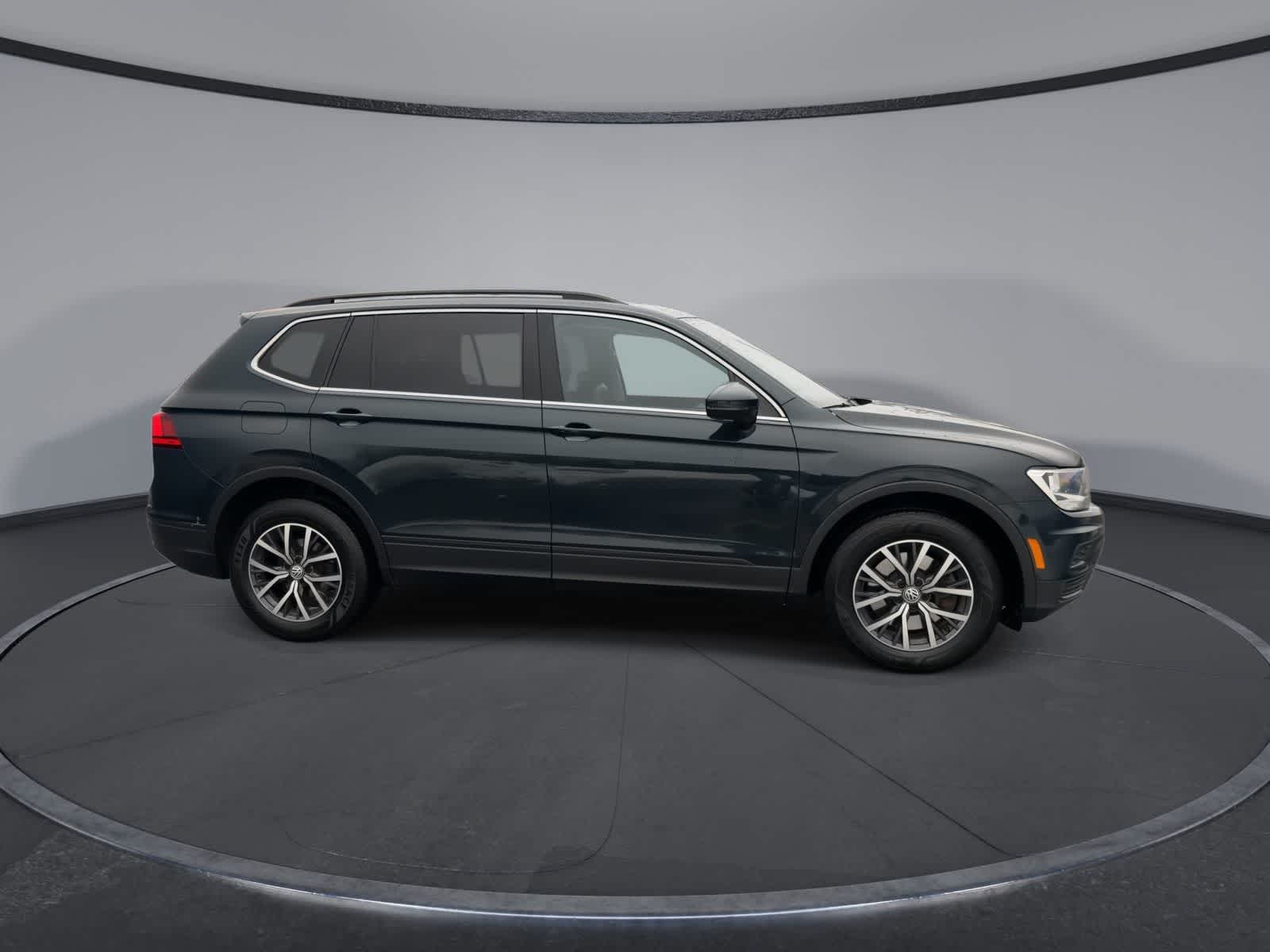 Thumbnail: 2019 Volkswagen Tiguan - 9