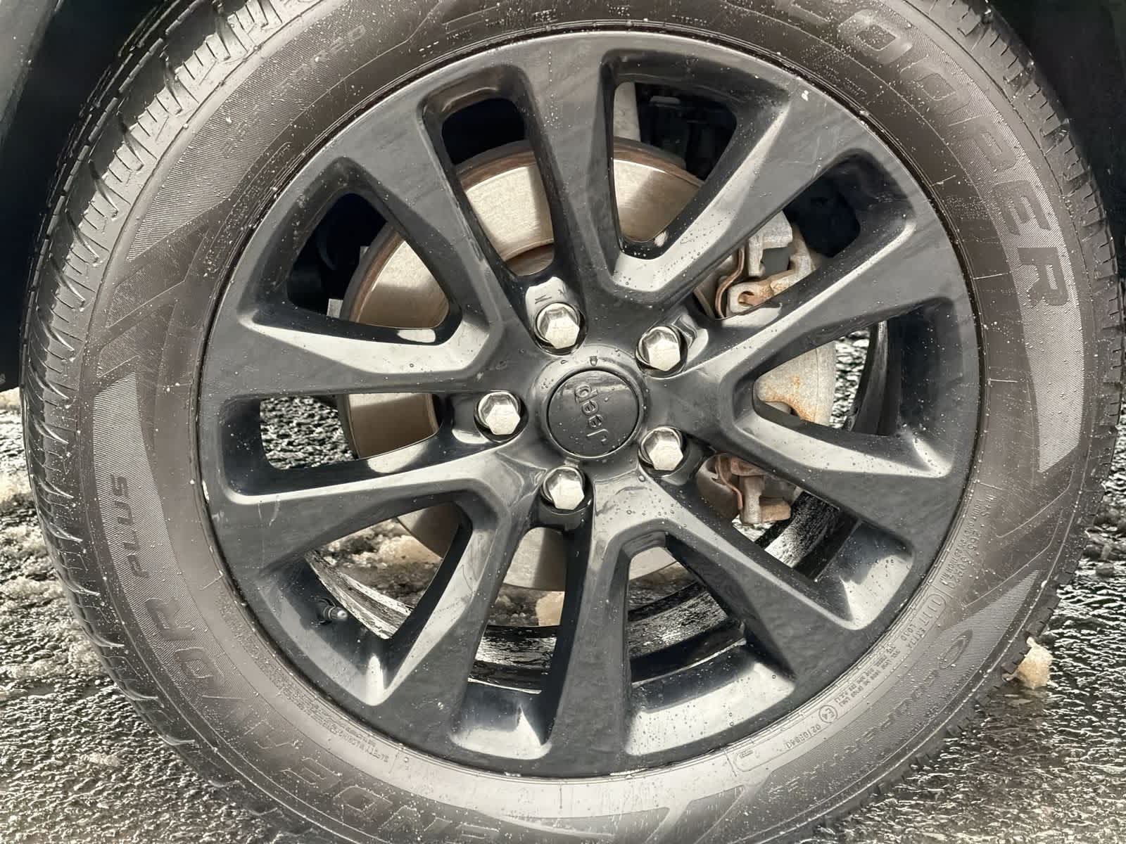 Thumbnail: 2017 Jeep Grand Cherokee - 14