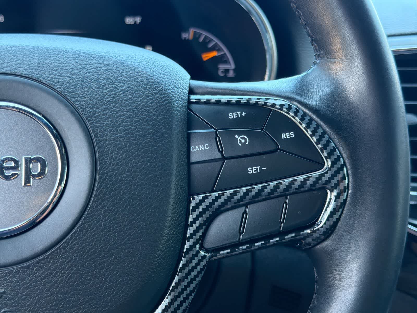 Thumbnail: 2020 Jeep Grand Cherokee - 24