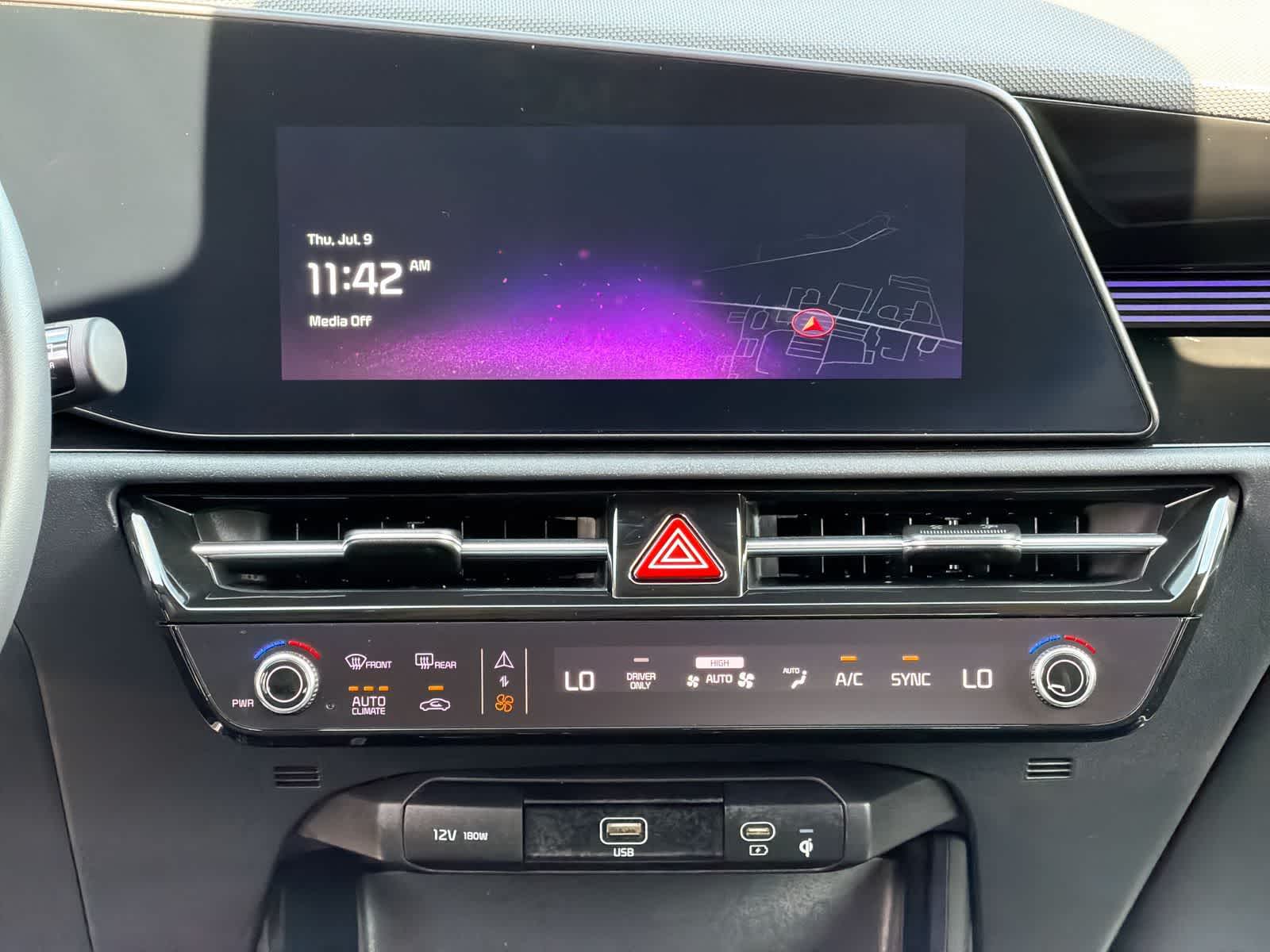 Thumbnail: 2024 Kia Niro - 27