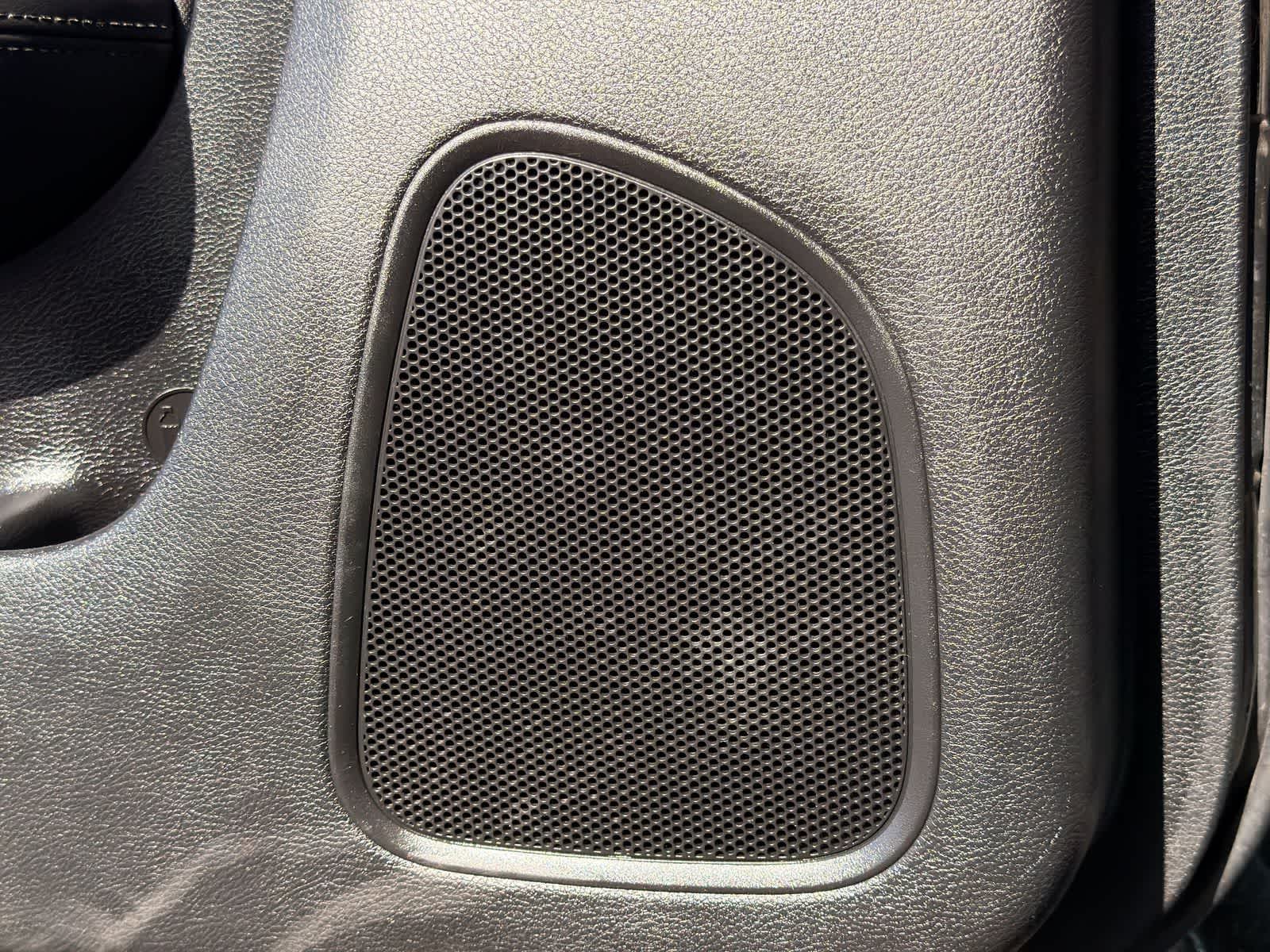 Thumbnail: 2016 Chrysler 200 - 31