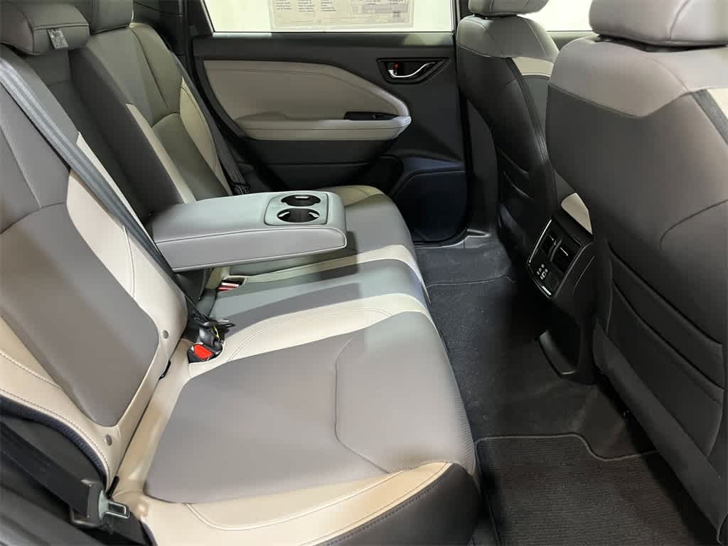 2025 Subaru Forester Limited 28