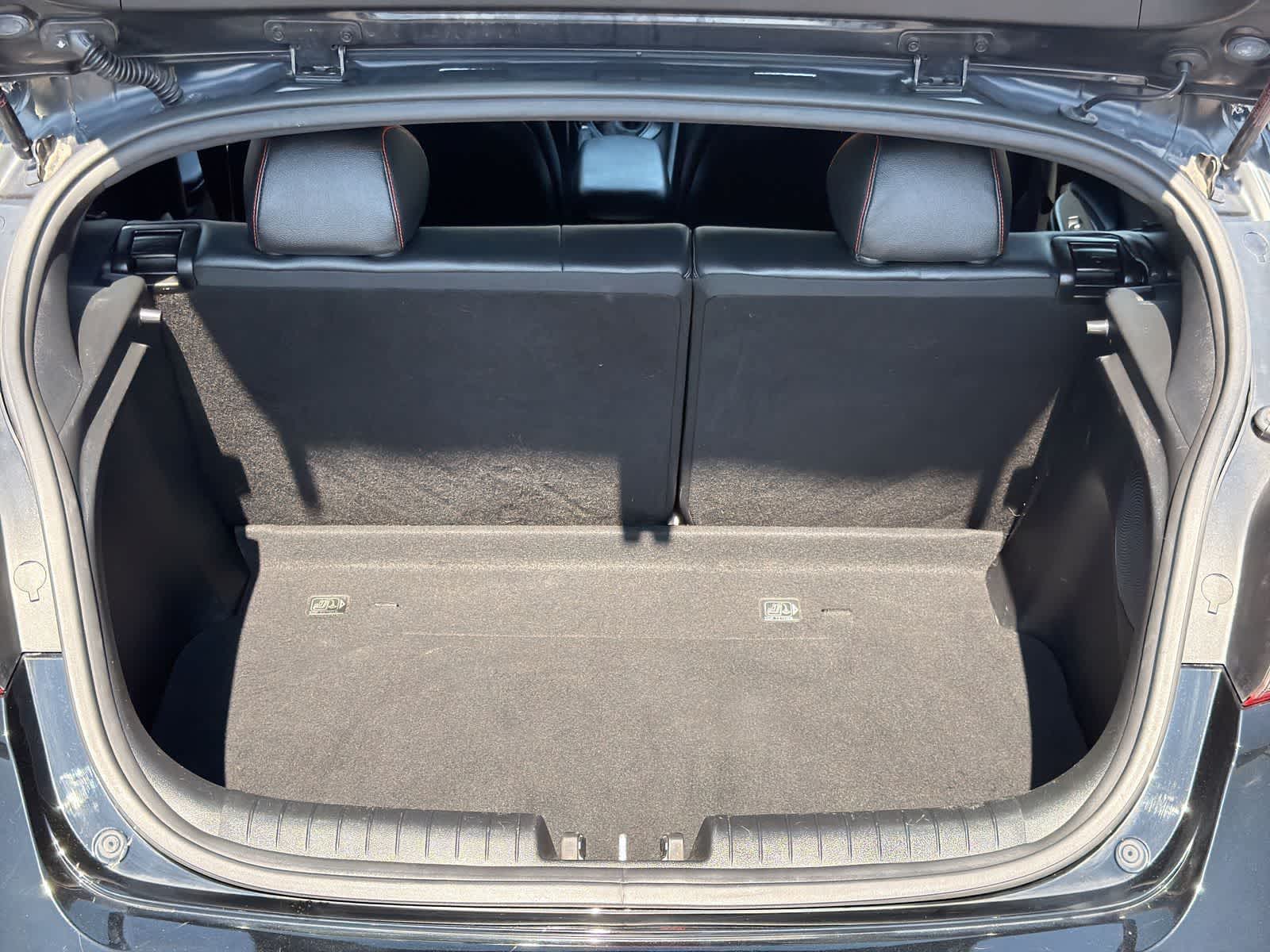 Thumbnail: 2019 Hyundai Veloster - 34