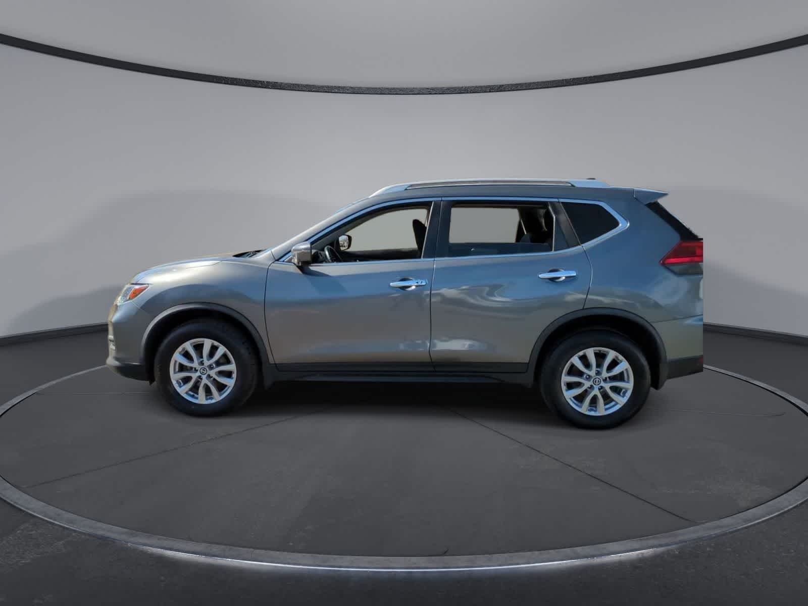 Thumbnail: 2017 Nissan Rogue - 5