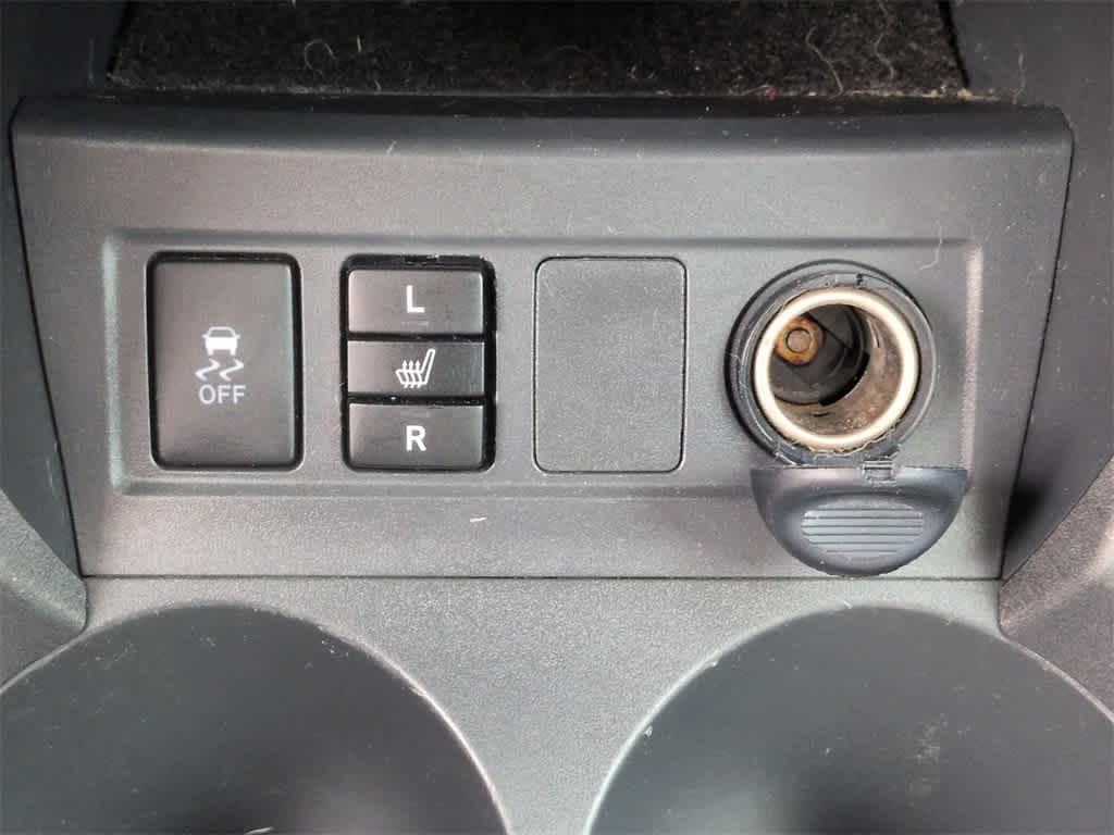 Thumbnail: 2011 Toyota RAV4 - 32