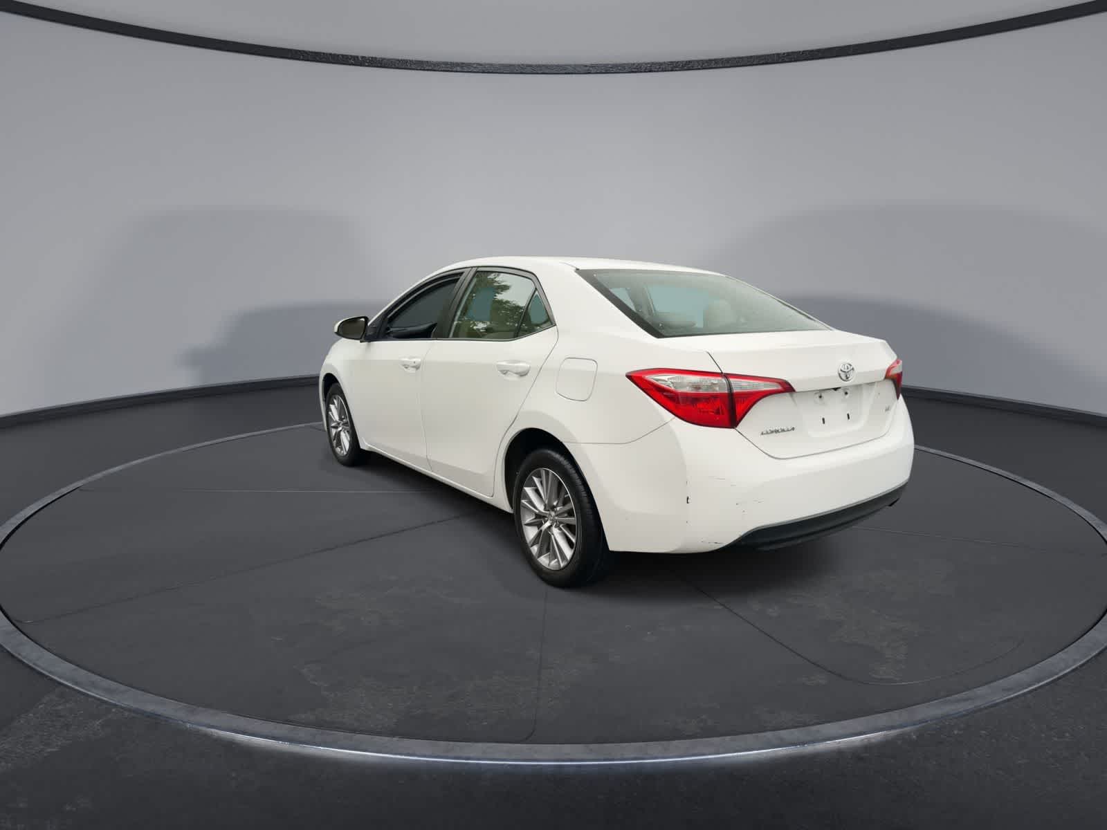 Thumbnail: 2015 Toyota Corolla - 6