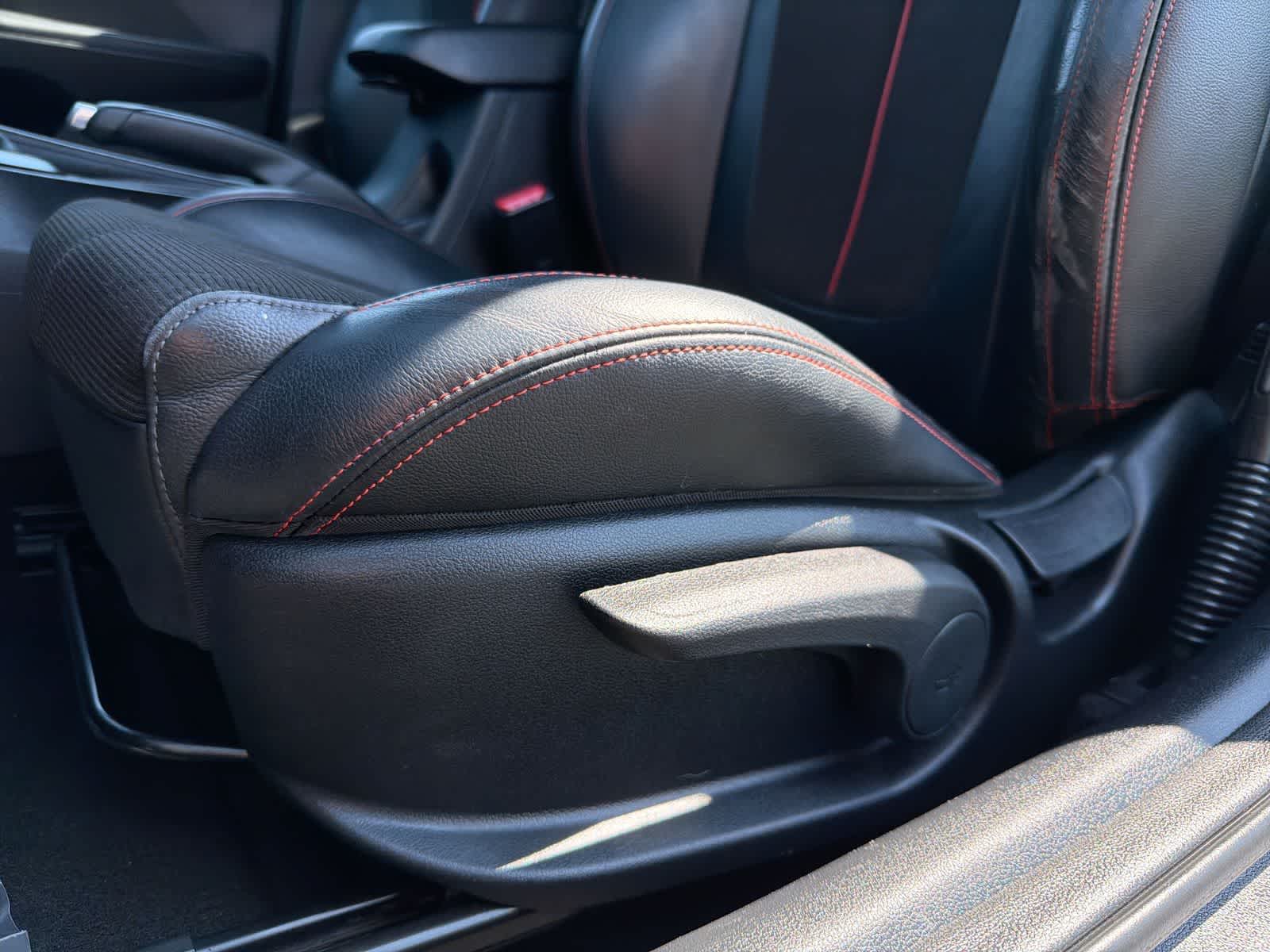 Thumbnail: 2019 Hyundai Veloster - 18