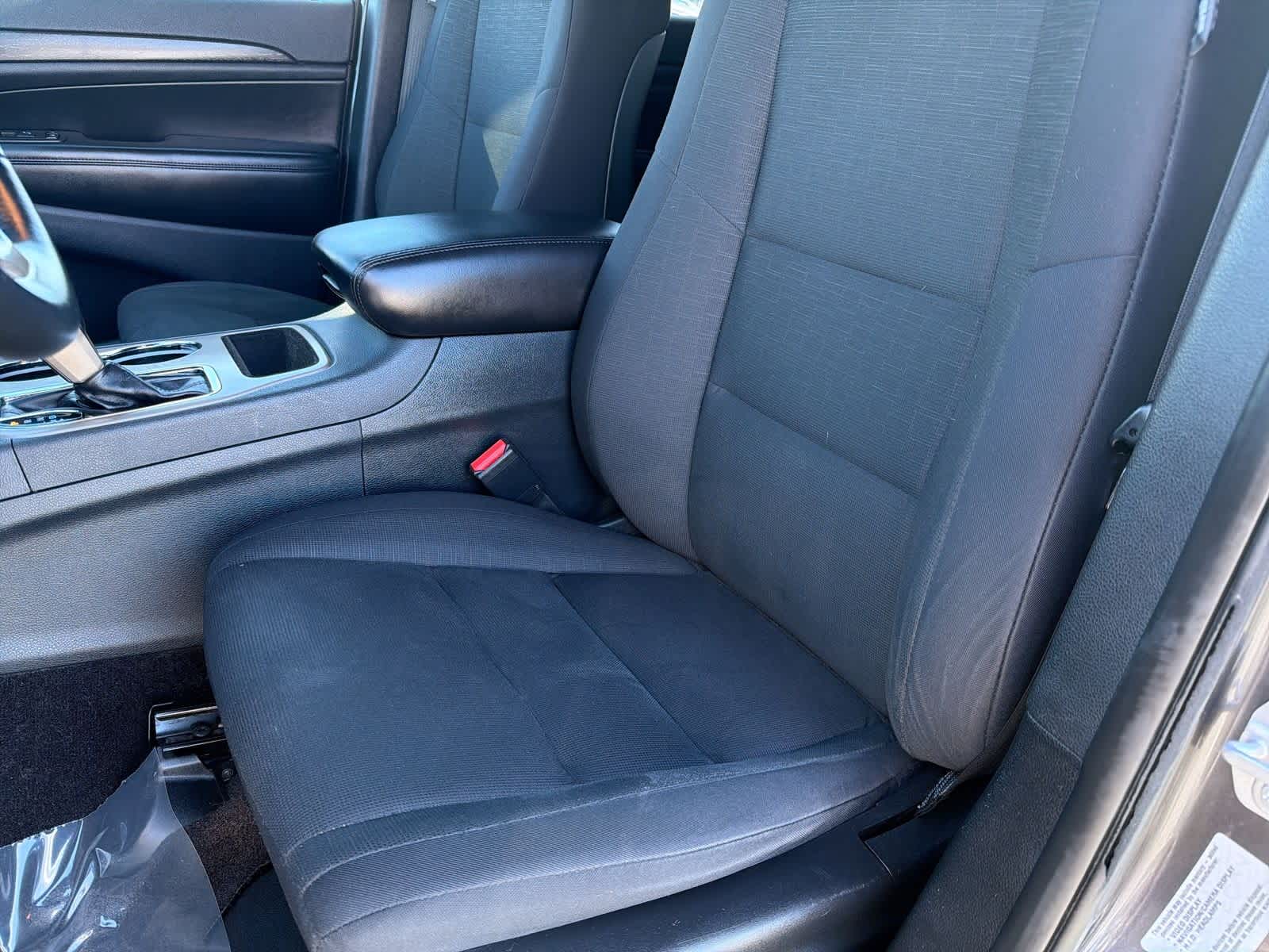 Thumbnail: 2017 Jeep Grand Cherokee - 17