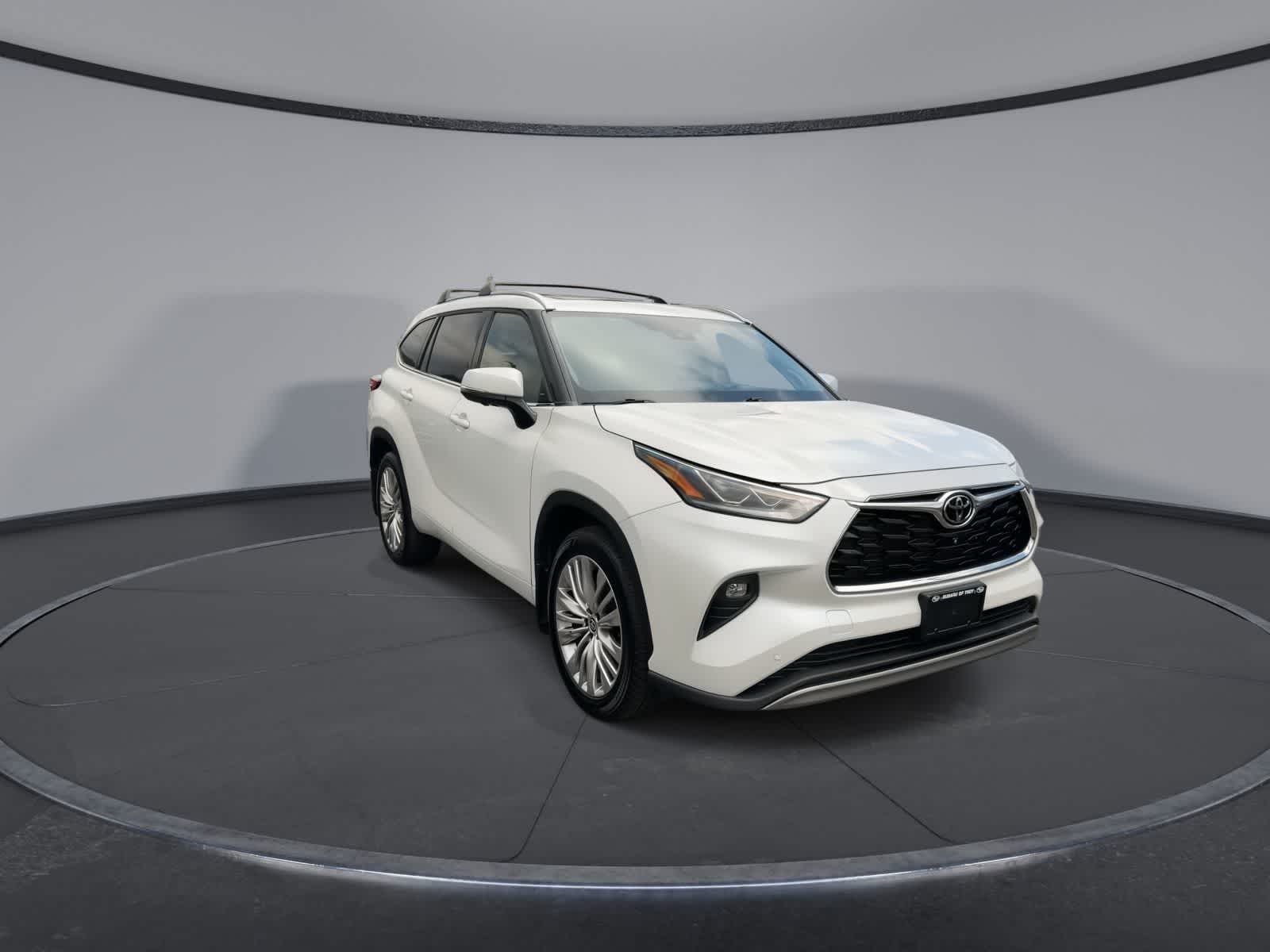 Thumbnail: 2023 Toyota Highlander - 2