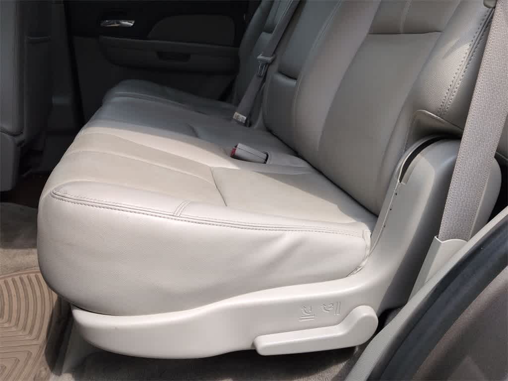 Thumbnail: 2013 Chevrolet Tahoe - 21