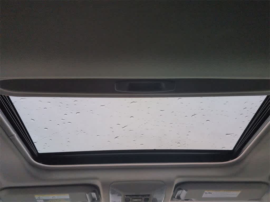 Thumbnail: 2019 Toyota RAV4 - 23