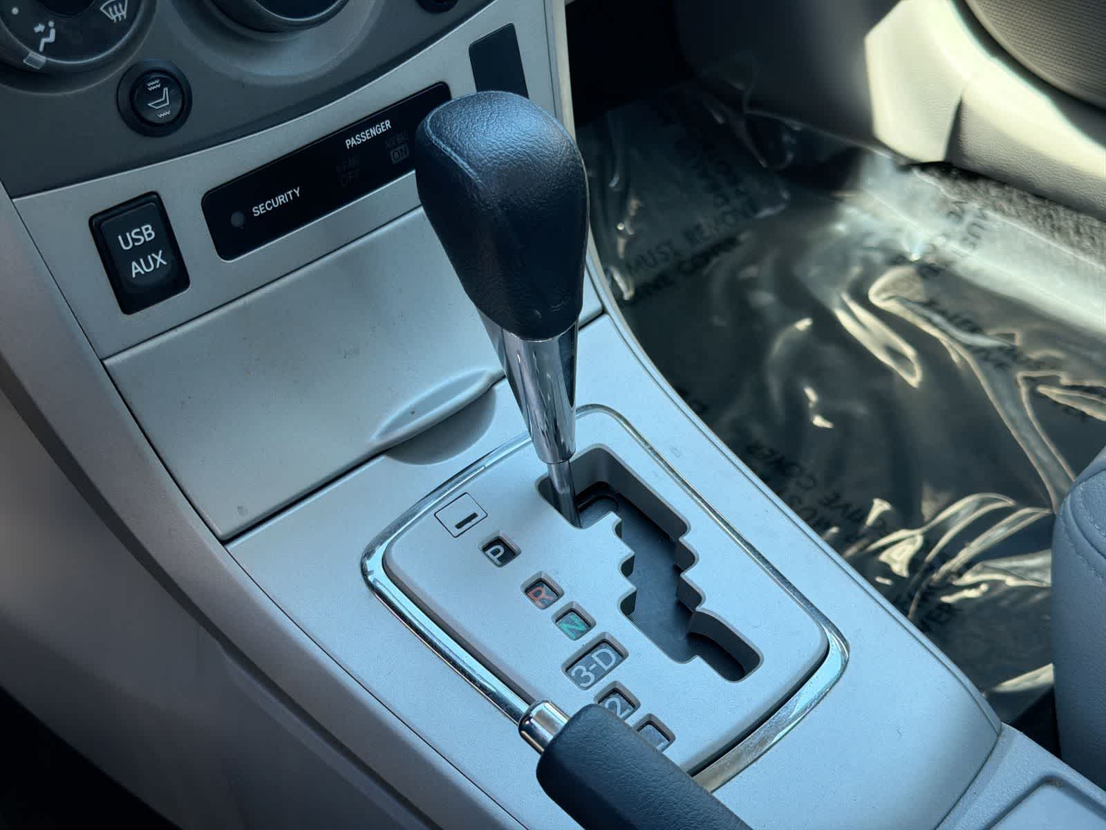 Thumbnail: 2013 Toyota Corolla - 32