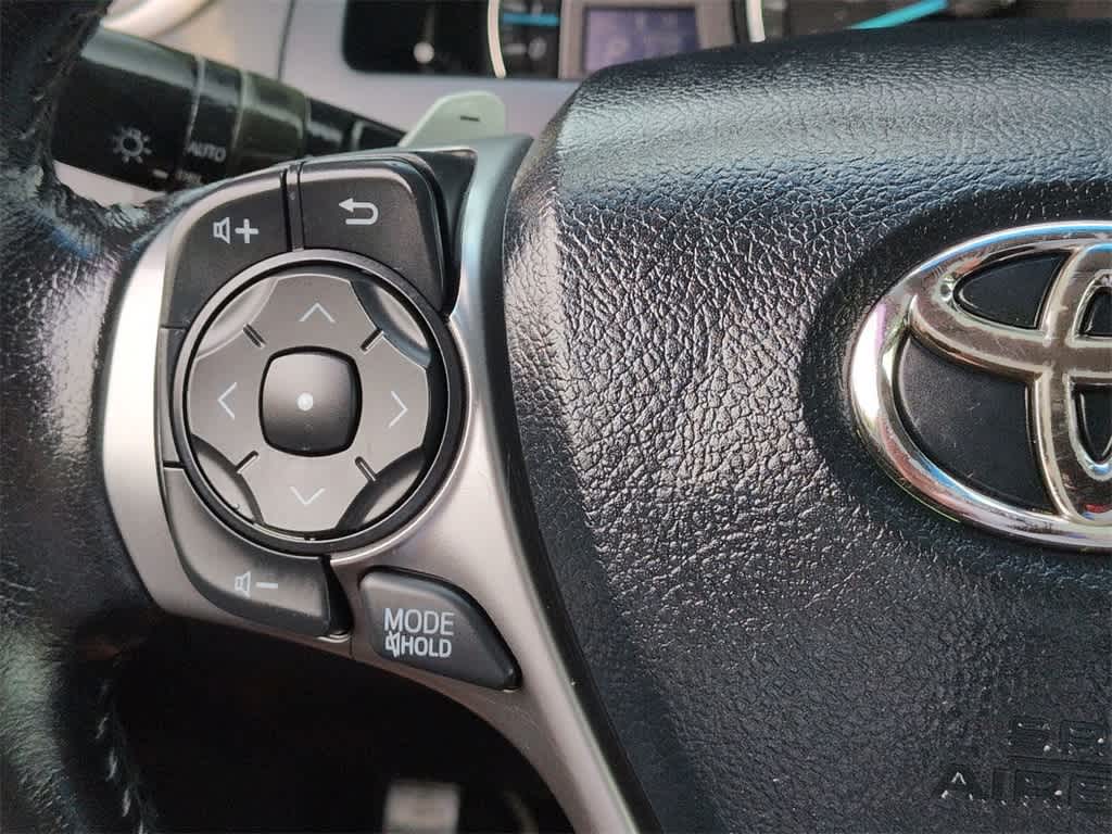 Thumbnail: 2013 Toyota Camry - 24