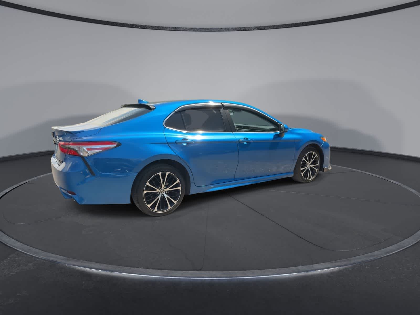 Thumbnail: 2020 Toyota Camry - 8