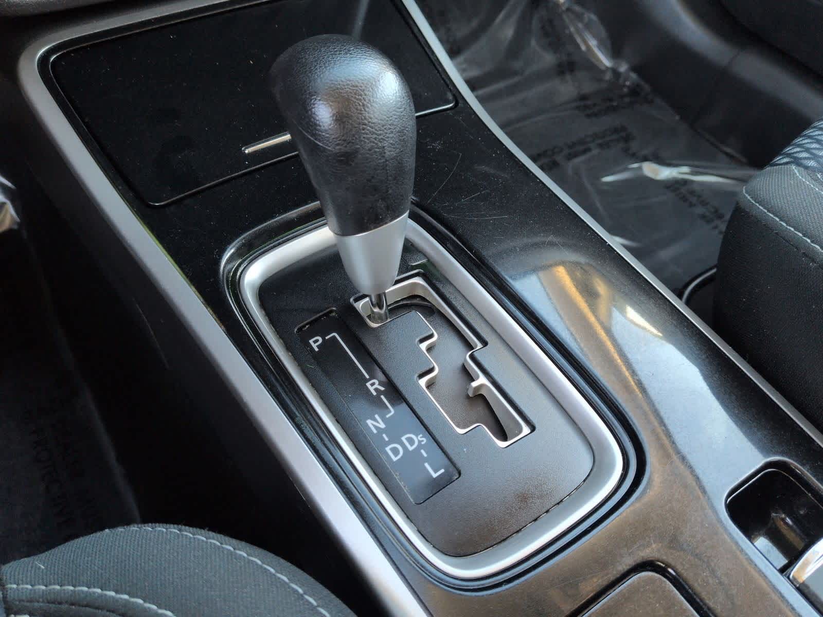 Thumbnail: 2019 Mitsubishi Outlander - 32