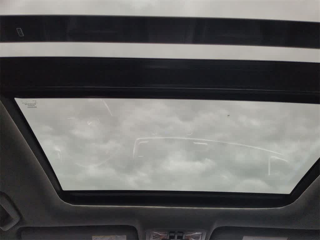 Thumbnail: 2016 Toyota Highlander - 23