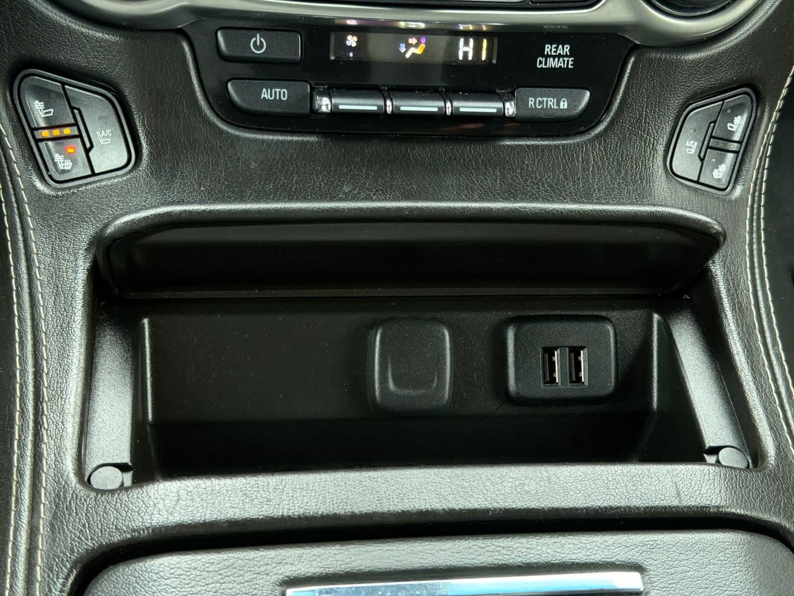 Thumbnail: 2015 Chevrolet Tahoe - 33