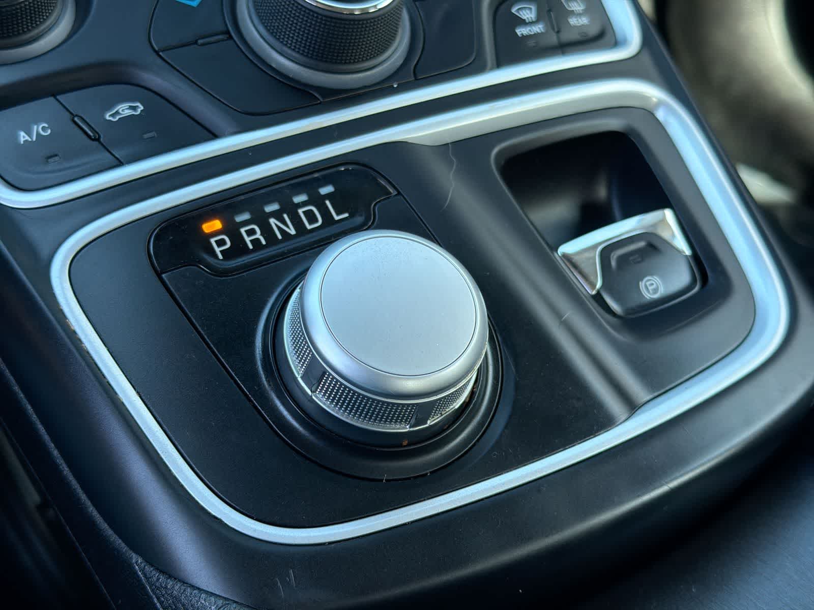 Thumbnail: 2016 Chrysler 200 - 33