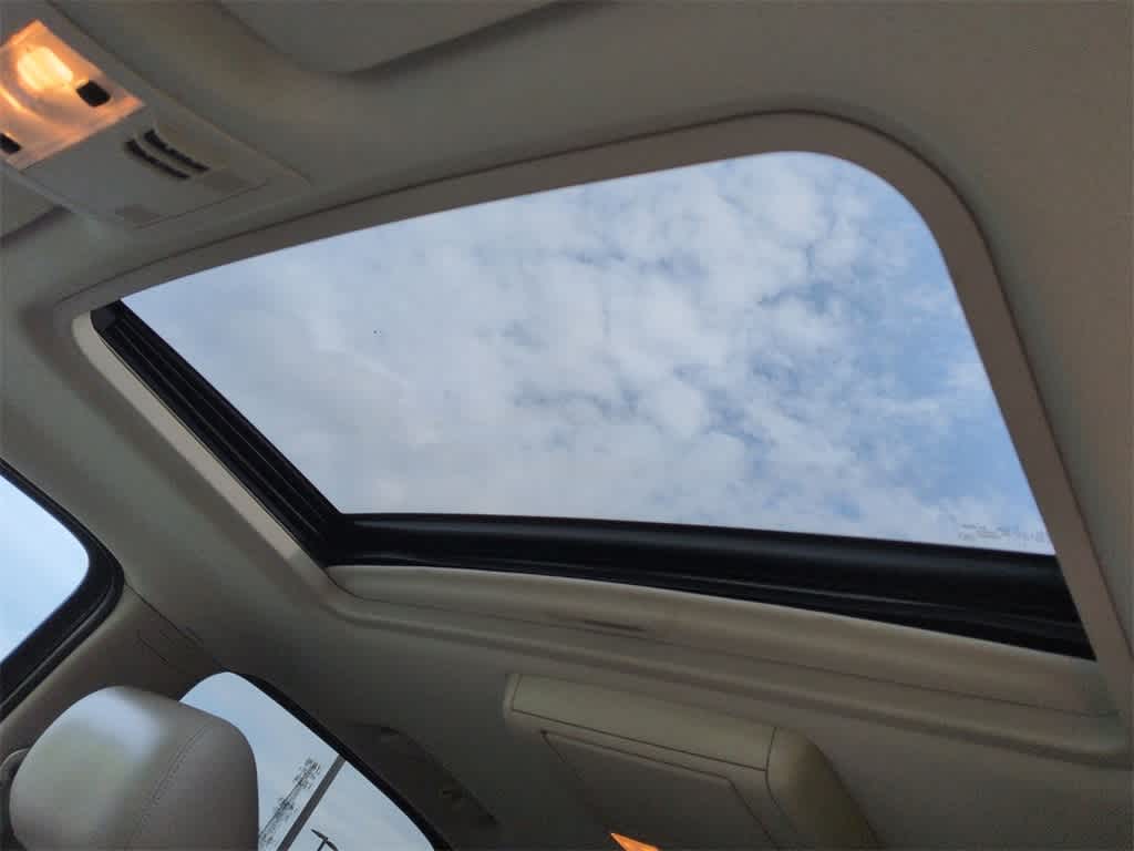 Thumbnail: 2013 Chevrolet Tahoe - 20