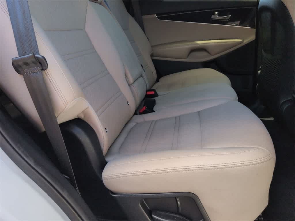 Thumbnail: 2019 Kia Sorento - 21