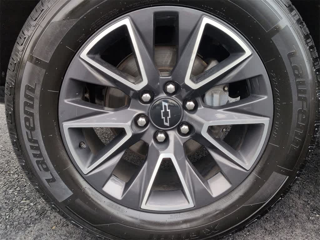 Thumbnail: 2021 Chevrolet Suburban - 14