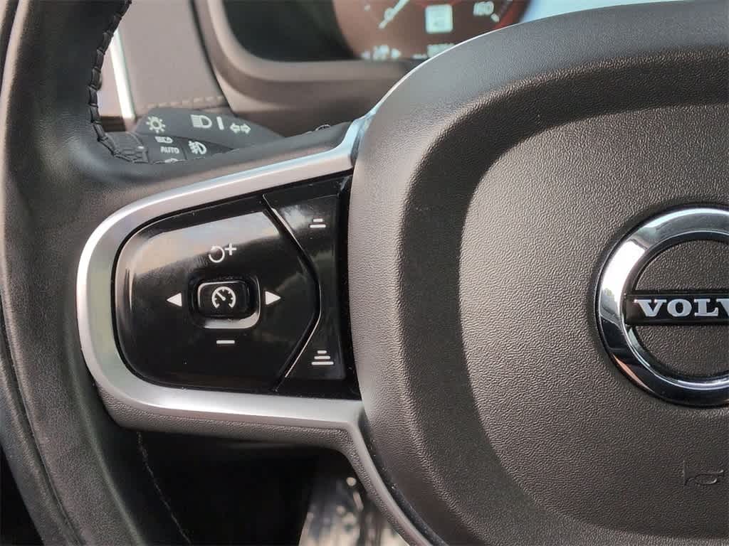 Thumbnail: 2022 Volvo XC90 - 26