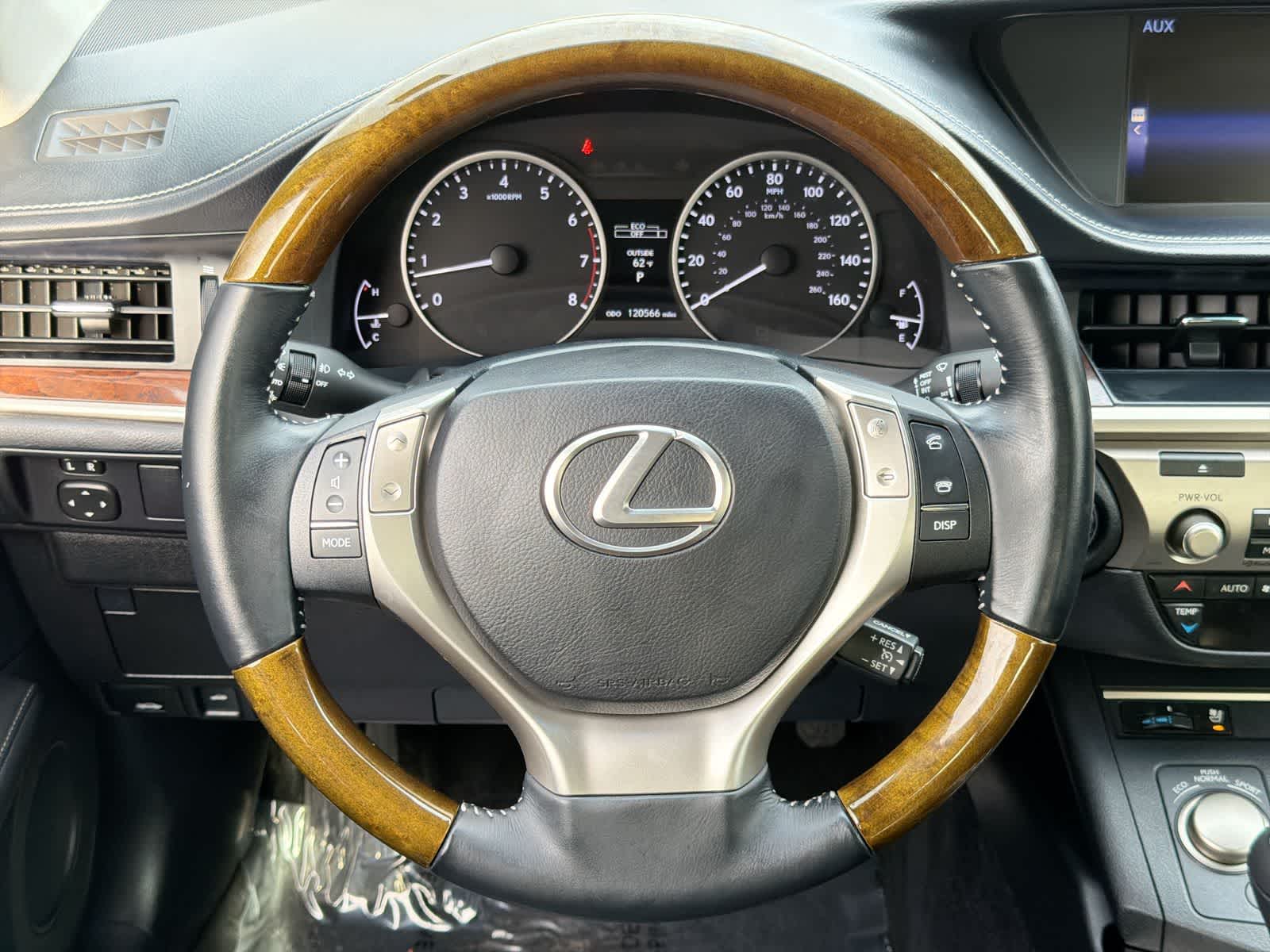 Thumbnail: 2015 Lexus ES - 24
