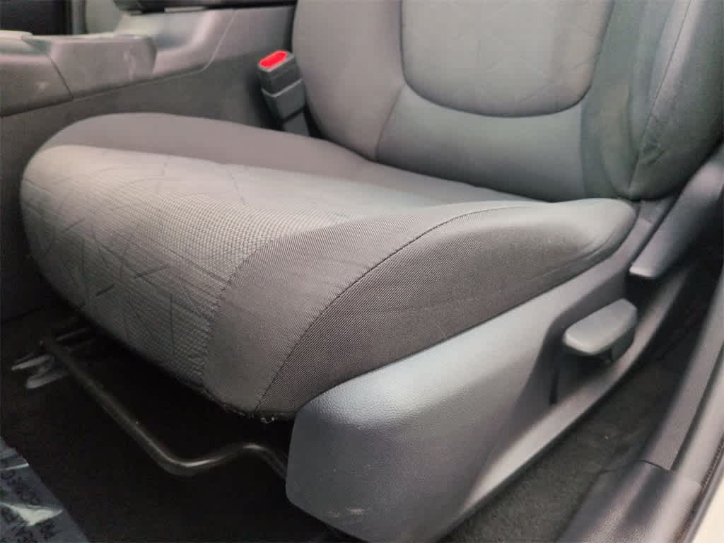 Thumbnail: 2019 Toyota RAV4 - 18