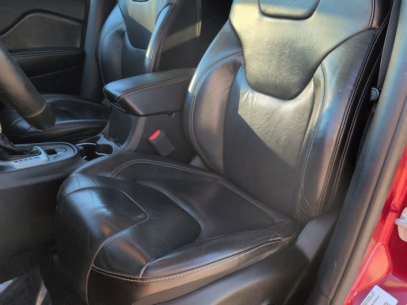 Thumbnail: 2016 Jeep Cherokee - 17