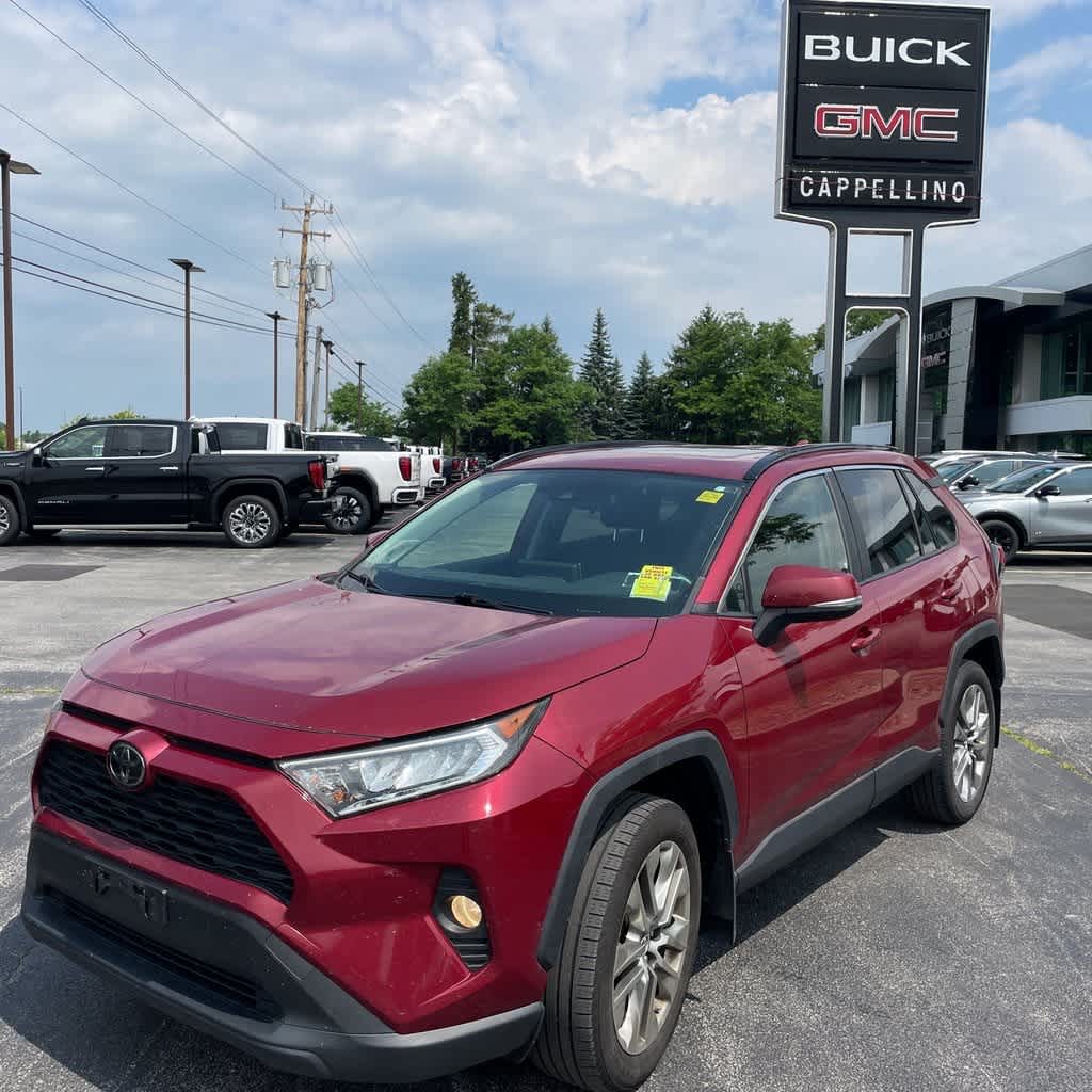 Thumbnail: 2019 Toyota RAV4 - 1