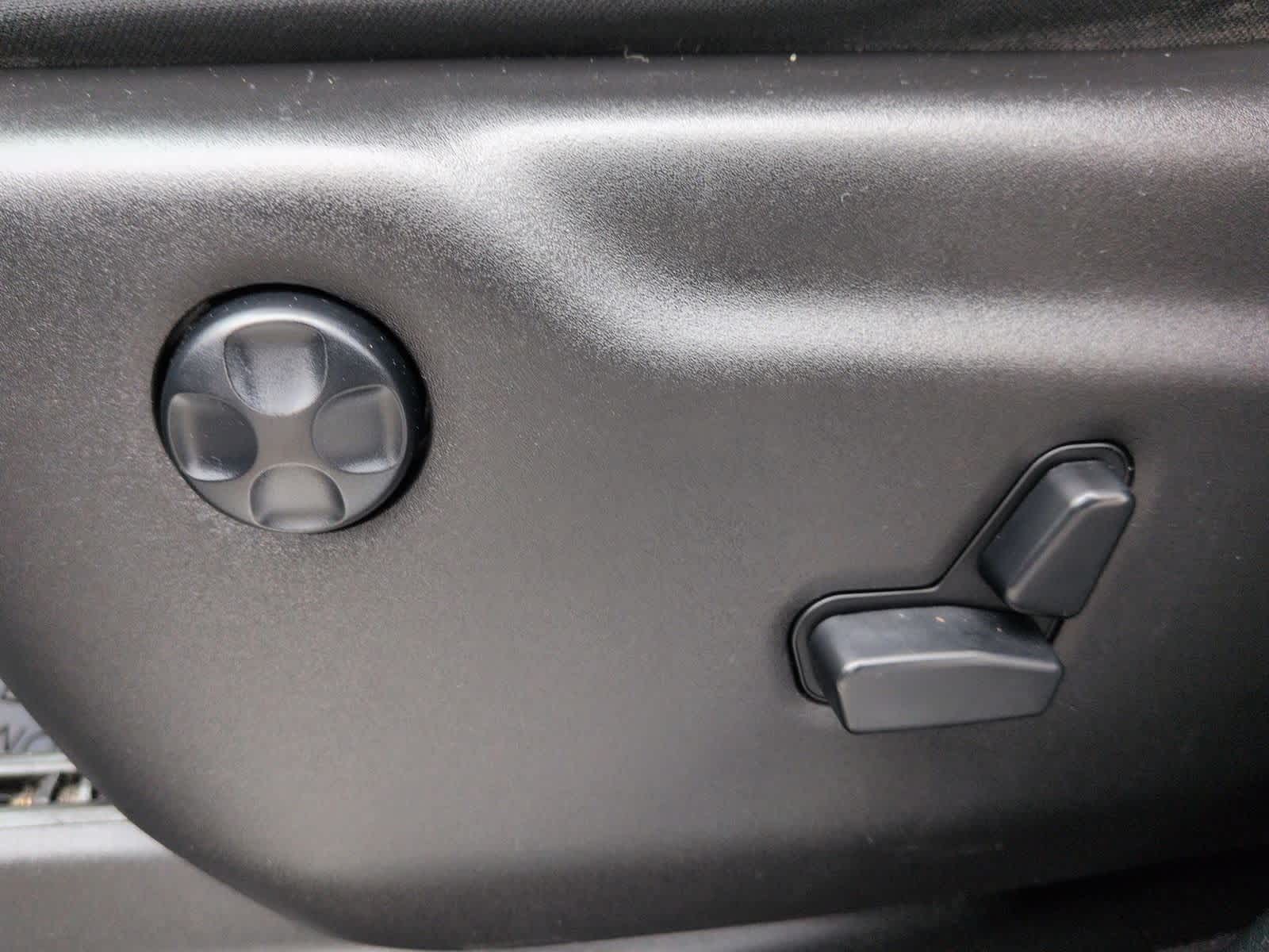 Thumbnail: 2016 Jeep Grand Cherokee - 18