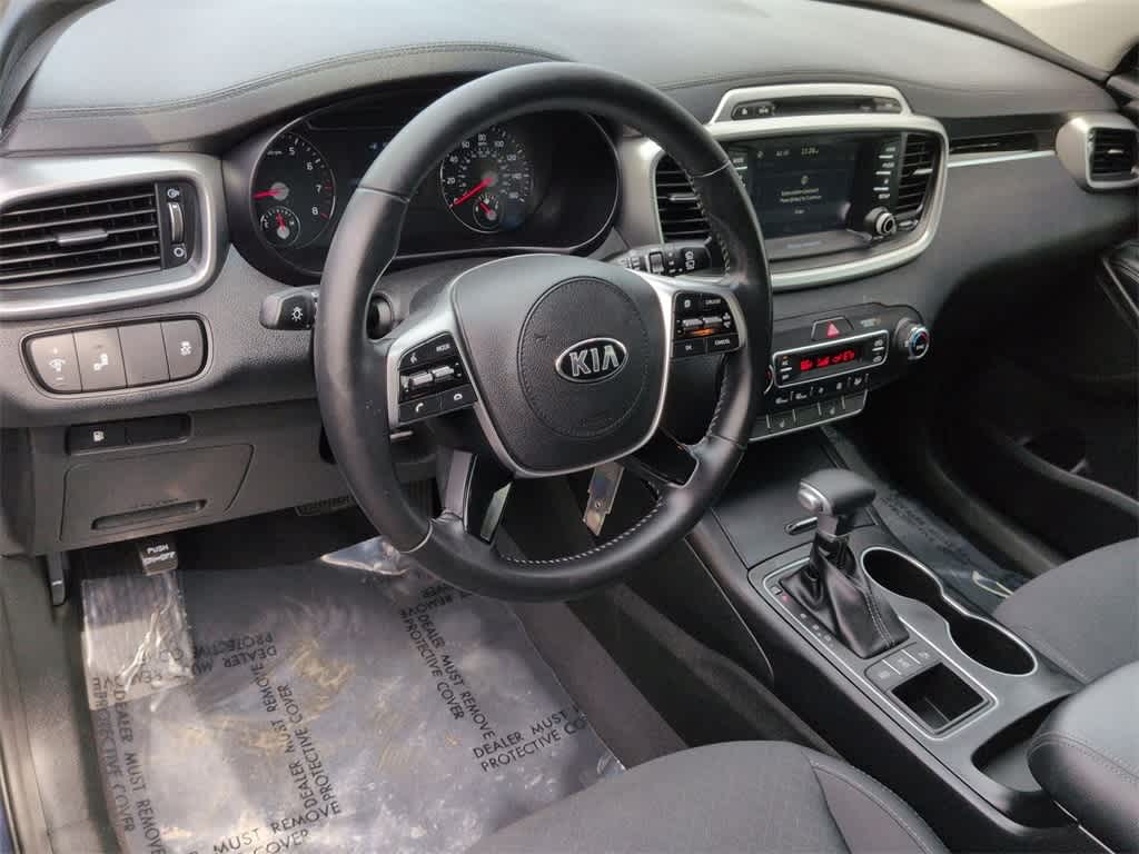 Thumbnail: 2019 Kia Sorento - 10
