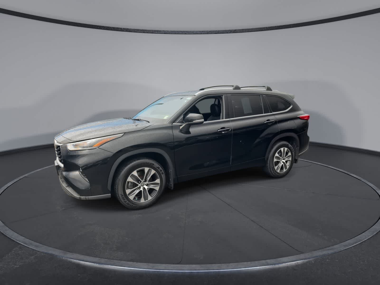 Thumbnail: 2021 Toyota Highlander - 3