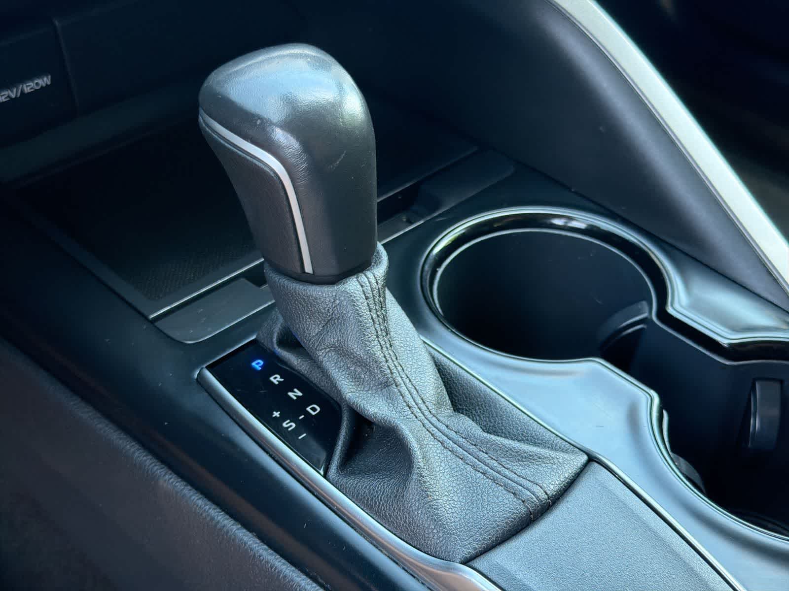 Thumbnail: 2020 Toyota Camry - 32