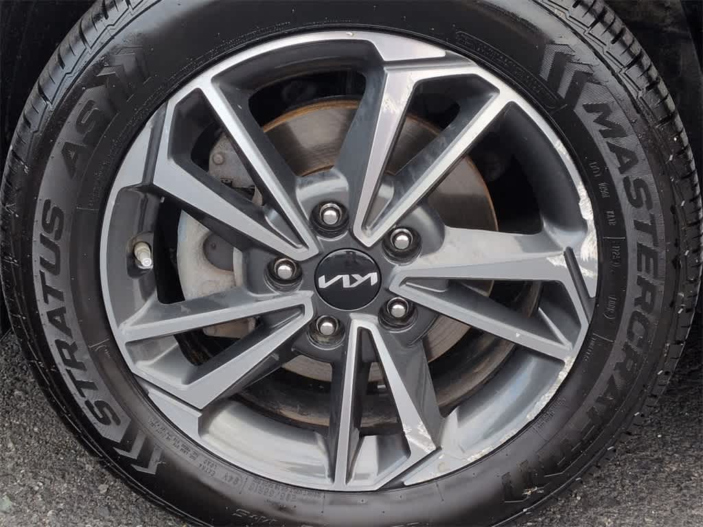 Thumbnail: 2023 Kia Forte - 14